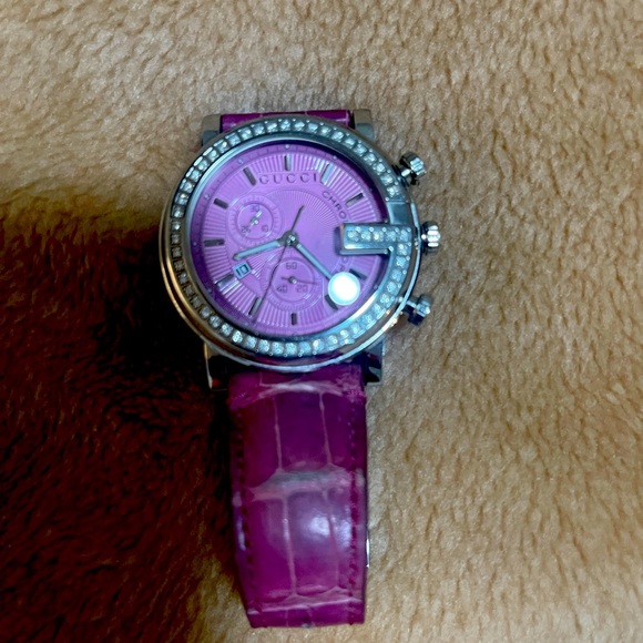 Pink Diamond Gucci watch - Picture 4 of 6
